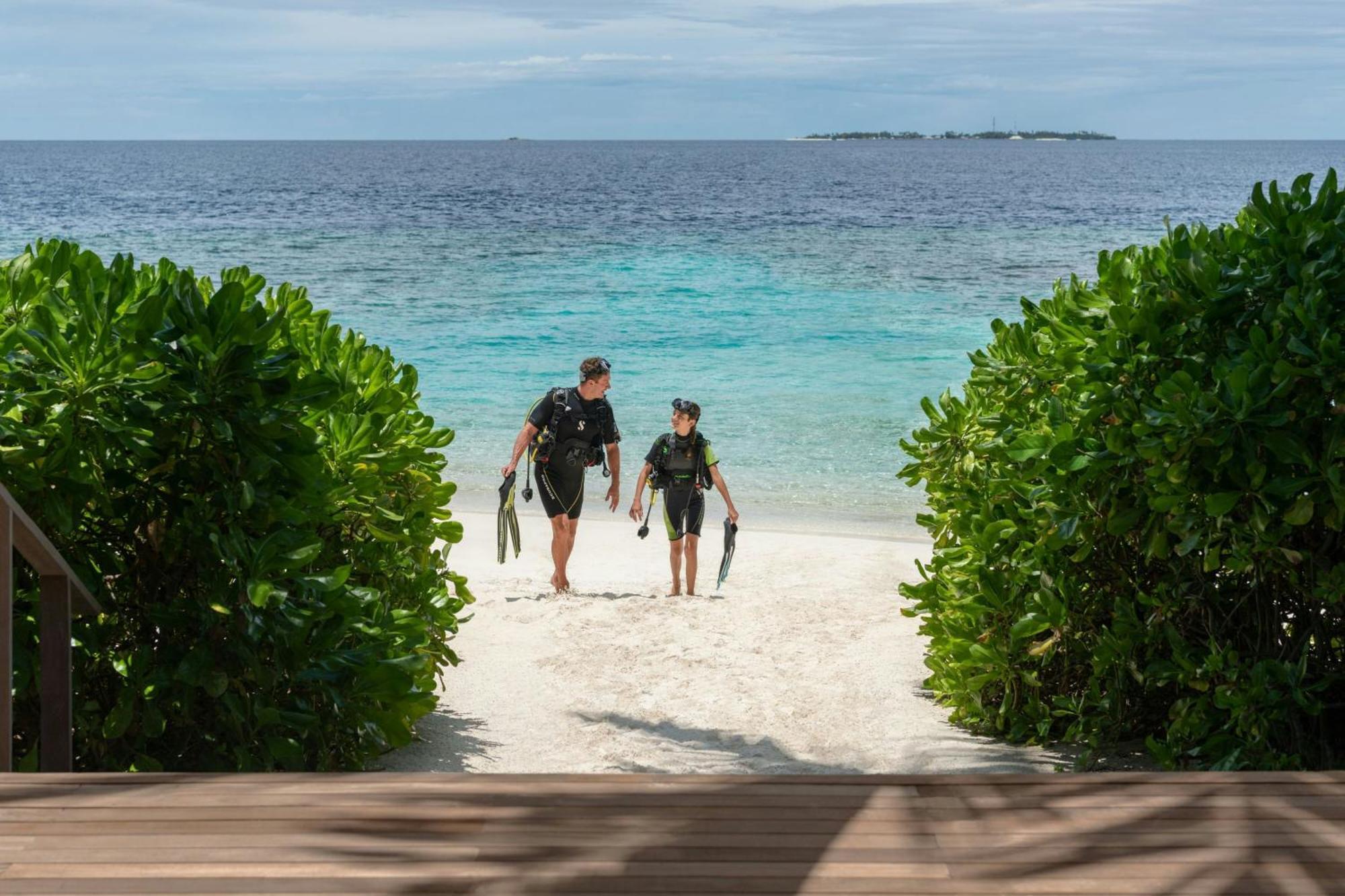 เดอะ เซนต์ รีจิส มัลดีฟส์ วอมมูลี รีสอร์ต Hotel Hulhudheli ภายนอก รูปภาพ